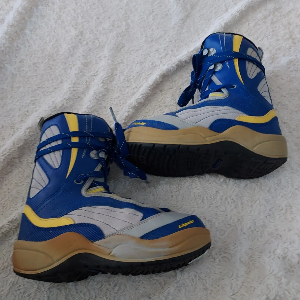 Liquid snowboad boots